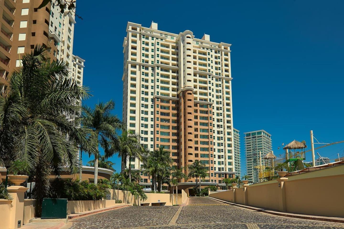 Grand Venetian Beachfront Condos Πουέρτο Βαγιάρτα Εξωτερικό φωτογραφία